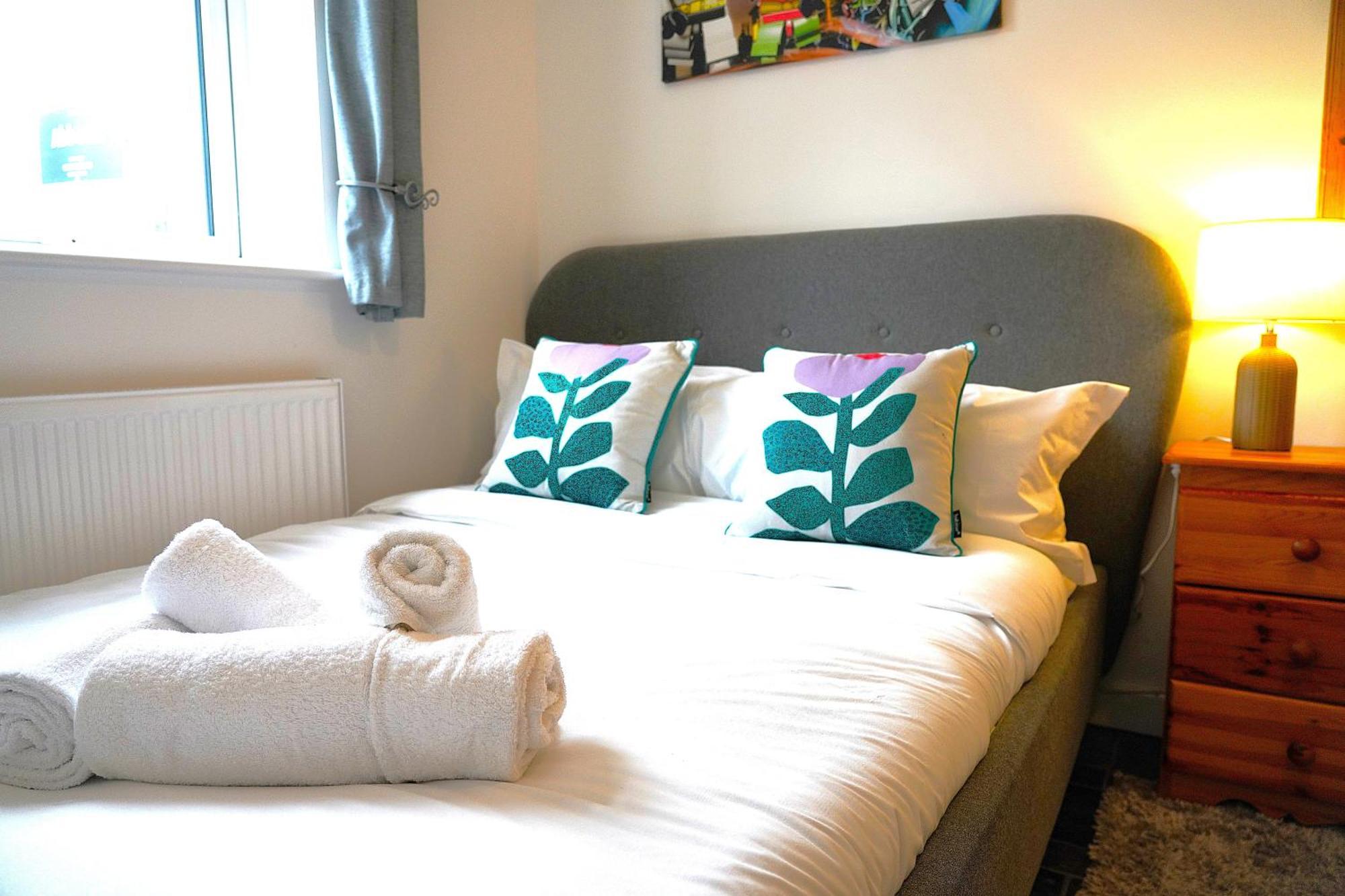Sleeps 10, Free Parking, Close To Science Park, King Size Bed Milton  エクステリア 写真