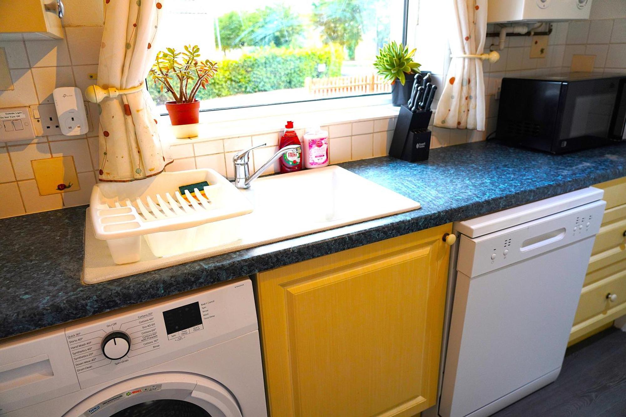 Sleeps 10, Free Parking, Close To Science Park, King Size Bed Milton  エクステリア 写真