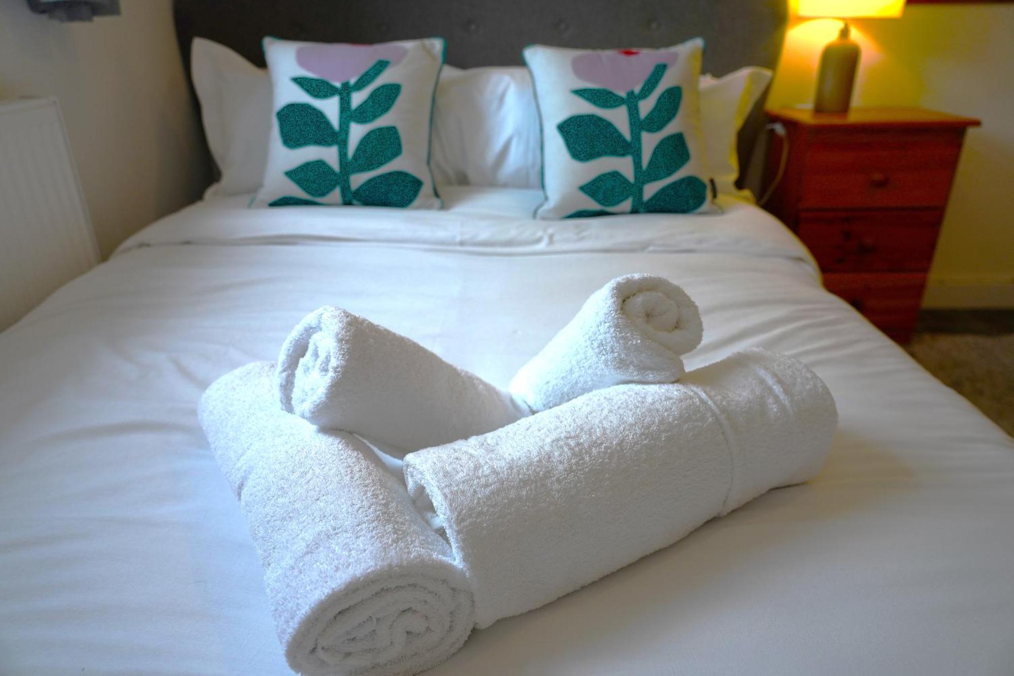 Sleeps 10, Free Parking, Close To Science Park, King Size Bed Milton  エクステリア 写真
