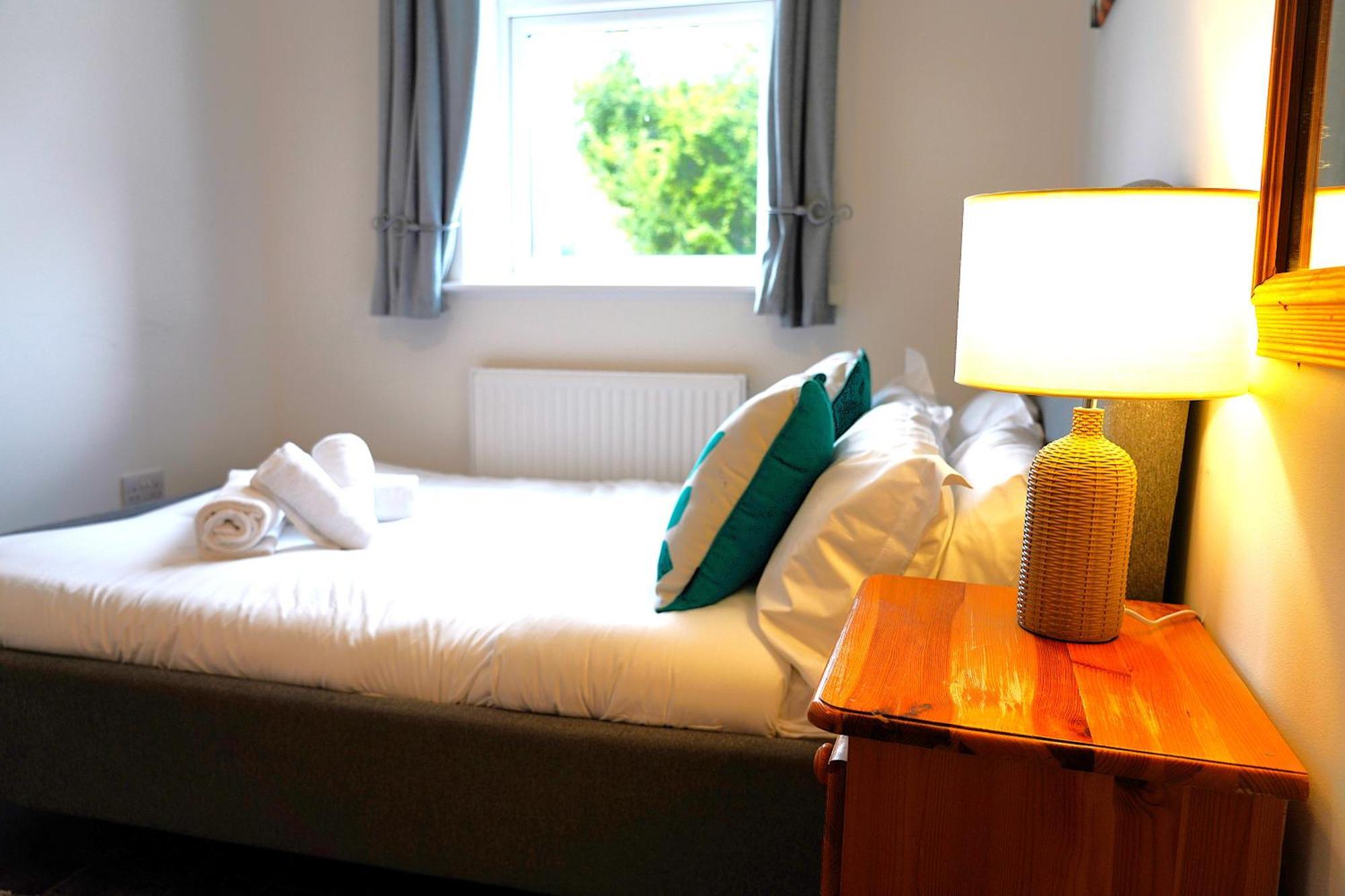 Sleeps 10, Free Parking, Close To Science Park, King Size Bed Milton  エクステリア 写真