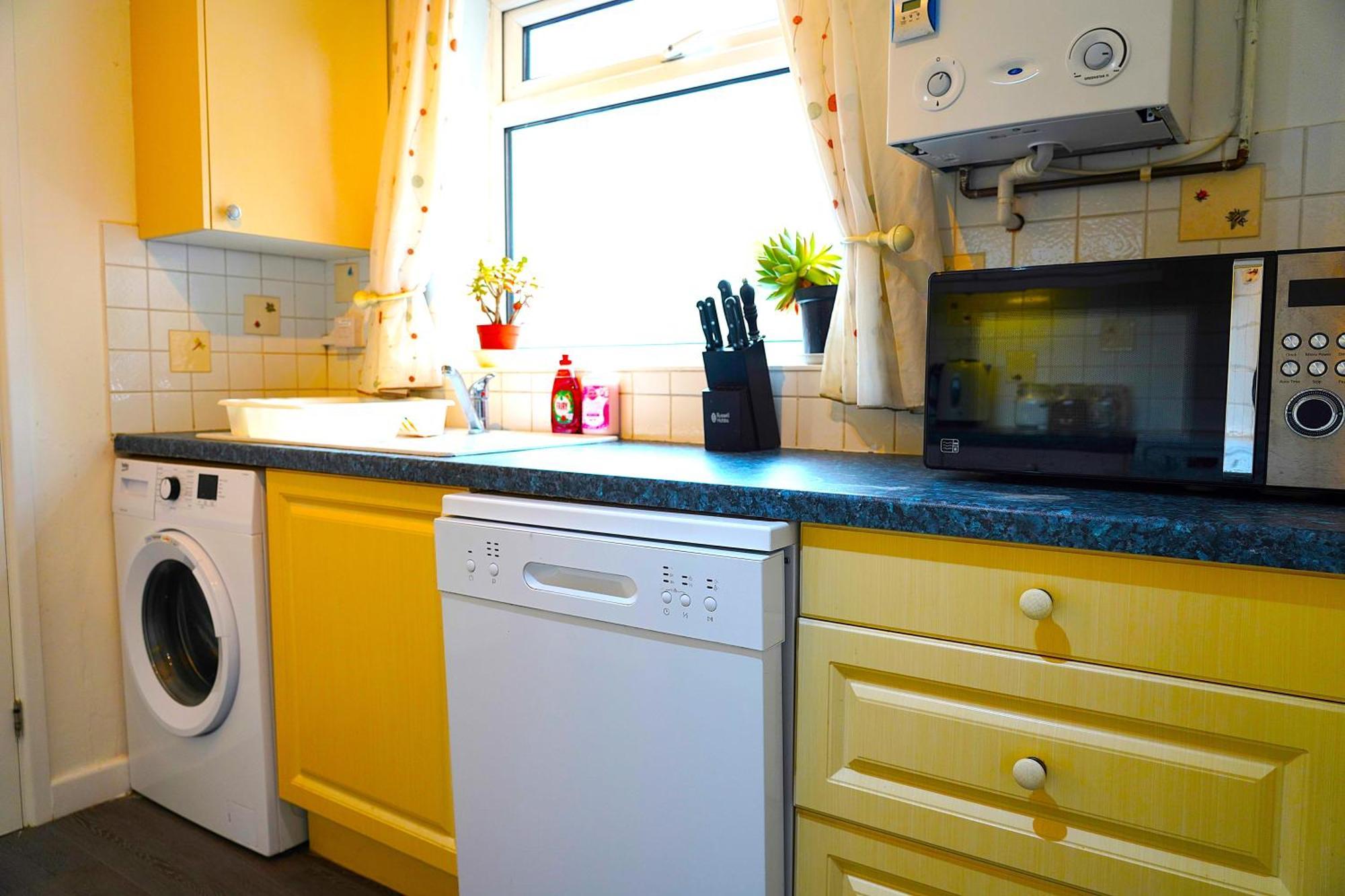 Sleeps 10, Free Parking, Close To Science Park, King Size Bed Milton  エクステリア 写真